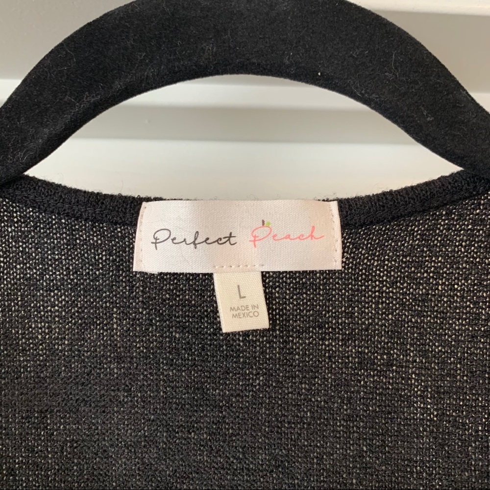 ❤️NEW M Red Gray Plaid V Color Block Cardigan Sweater - Picture 9 of 11